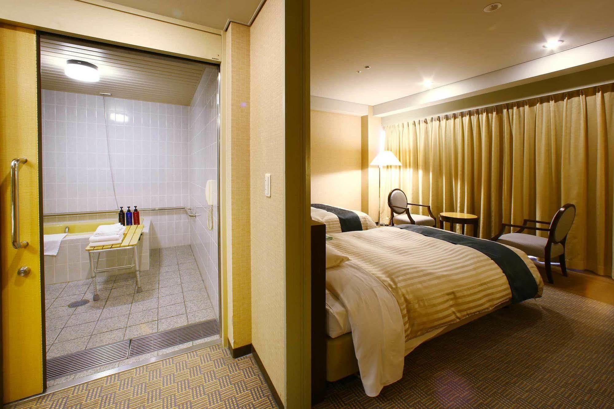 Kkr Hotel Hakata Fukuoka  Buitenkant foto
